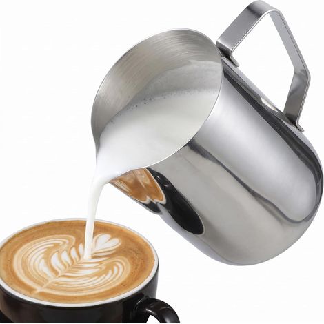 Pichet À Lait En Acier Inoxydable 1000 Ml Avec Bec Verseur Pour Latte Et Cappuccino Léger Et Facile À Nettoyer Accessoire Essentiel Pour Préparations De Café Et Thé (1/5)