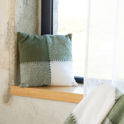Housse de coussin à carreaux aspect mohair Kaki 45x45 cm (1/2)