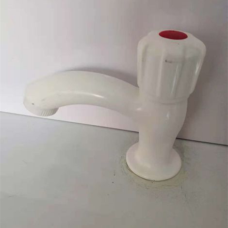 Lavabo de chantier en plastique avec robinet d'eau froide unique, lavabo à volant en plastique Liansu avec robinet d'eau froide unique