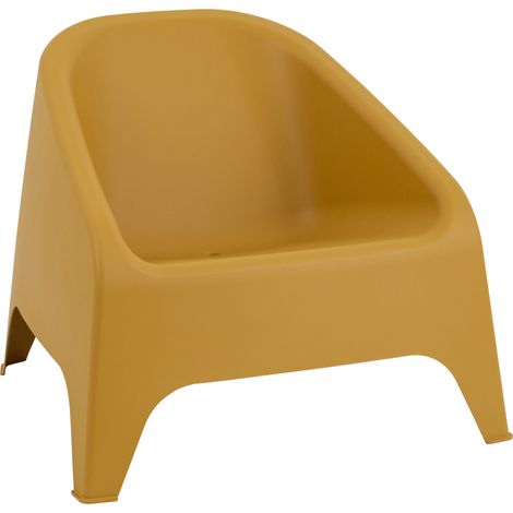 Toomax Poltrona Matera giallo ocra 75,5x78,5x67 cm, poltrona moderna da giardino con design ergonomico in plastica riciclata ideale per uso interno ed esterno, leggera e facile da spostare (1/5)