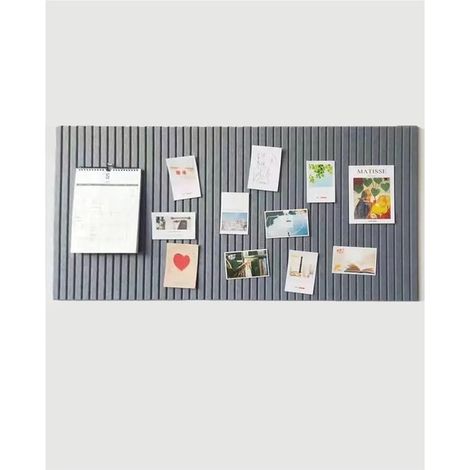 Pannello decorativo in feltro, 60 x 40 cm, grigio chiaro, perforato, spessore 0,9 cm, pieghevole, con nastro adesivo per foto, ideale per pareti fotografiche nelle scuole. (1/5)