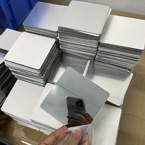 Lot de 20 petits miroirs autocollants carrés en acrylique - 5,1 x 5,1 cm - Petits miroirs muraux argentés - Mini miroirs muraux décoratifs - Décoration d'intérieur (1/3)