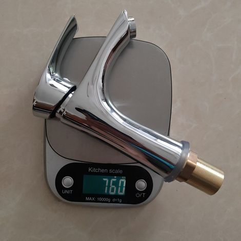 Wholesale brass basin faucets, bathroom vanities, washbasins, toilet chrome-plated hot and cold water splash-proof faucets - brass single-hole faucets.