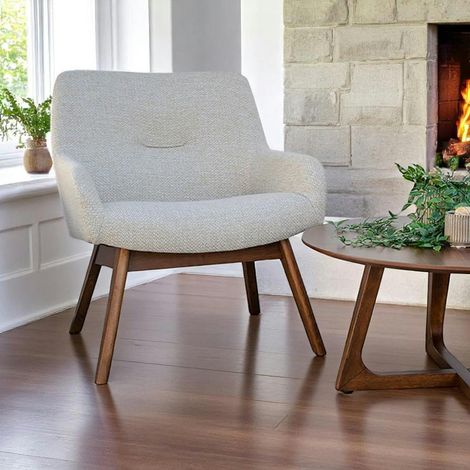 Fauteuil beige sable avec structure en bois de noyer BERLIN (1/5)