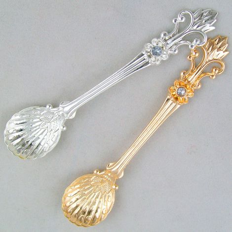 Ensemble de 4 cuillères à café vintage en alliage d'aluminium à motif Orris pour la cuisine. (1/4)