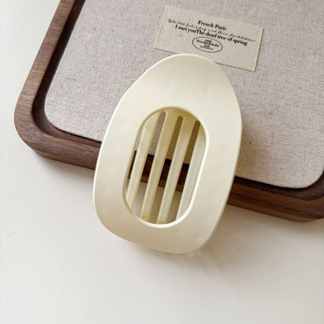Pinza para el cabello ovalada, plana y esmerilada - sujeción segura - curvada, blanca esmerilada - pinza para el cabello. (1/4)