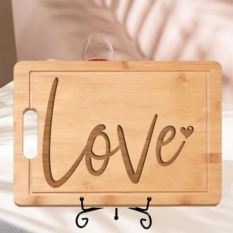 Planche à découper en bambou gravée "LOVE" – Cadeau romantique sur mesure (1/5)