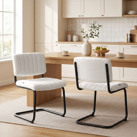 Chaise de salle à manger moderne x2, siège à dossier haut, aspect fausse fourrure Teddy, pour cuisine et table à manger, teinte crème (1/5)