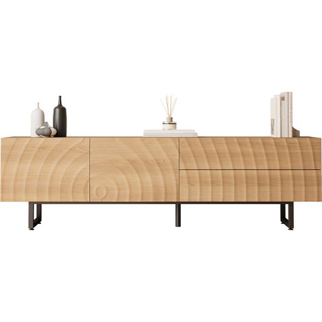 Meuble TV bas 180 cm avec 2 portes, 2 tiroirs, passe-câbles intégrés et pieds métal noirs, finition bois clair texturée, pour salon moderne  CHICFURN (1/5)