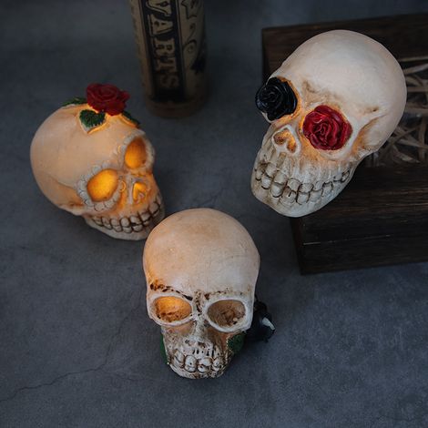 Halloween-Totenkopflichter, Geisterfest, Totenkopf-Ornament aus Kunstharz, LED-Elektronikkerze, Dekorationszubehör, Kürbislaterne (1/4)