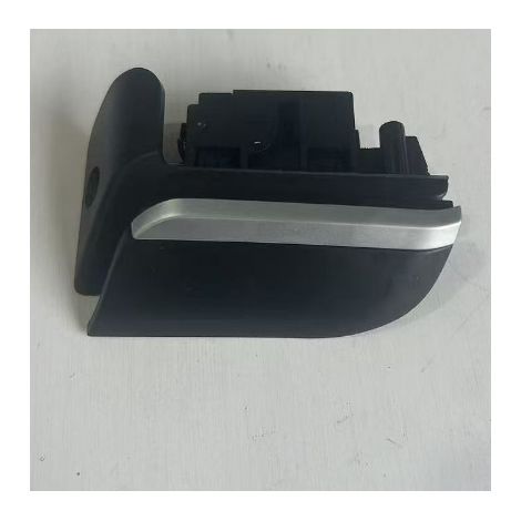 Suitable for 2021-2025 Besturn B70 glove box handle 5303201-BA01