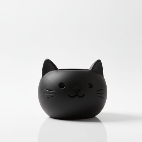 Un pot de fleurs décoratif noir en forme de chat, parfait pour les plantes grasses. (1/3)