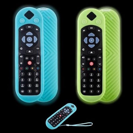Lot de 2 coques silicone lumineuses pour télécommandes Sky Q tactiles et non tactiles, Sky Glass et Stream, housse antidérapante bleue et verte phosphorescentes, dragonne anti-perte (1/5)