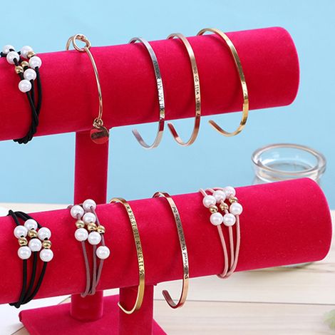 Présentoir à bijoux simple et tendance pour bracelets et chouchous, idéal pour la maison ou une bijouterie, rose rouge double rangée (1/5)