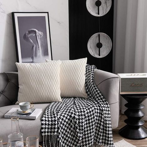 Copricuscini per divano bianco avorio: confezione da 2 federe quadrate in velluto a righe originali da 45 cm x 45 cm per la decorazione della casa (1/4)