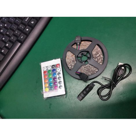 Bande lumineuse LED RGB avec télécommande 24 touches, changement de couleur, sans pile (1/5)