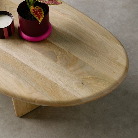 Sweeek – Table basse ovale en bois de manguier naturel – Dimensions L 119,5 x P 60 x H 35 cm – Style exotique et finitions soignées