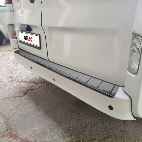 Protection Seuil de Pare-Chocs arrière - Compatible avec Fiat Talento 2016-2022 - Couverture de Seuil de Coffre - Bande Seuil de Chargement - Style élégant - en Acier INOX Chromé Foncé (1/5)