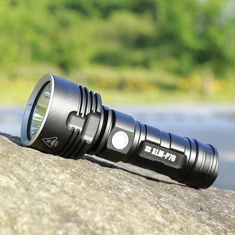 - p70 lampe torche, 30000-100000 lumens haute puissance LED lampe de poche étanche ultra lumineuse, Lampe de poche XLM-P70 50W la plus puissante à 3 modes (Batterie unique, 50W-P70) (1/3)