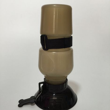 Hunde-Trinkflasche mit integriertem Napf – Reise- und Transport-Trinkflasche – Für Auto, drinnen und draußen (grau) (1/5)