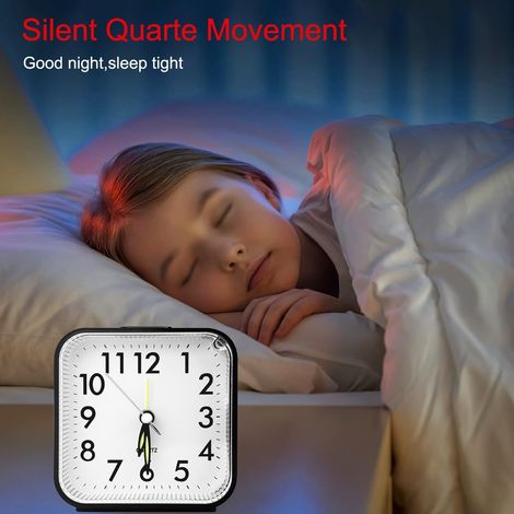 Sveglia silenziosa senza ticchettio con luce e funzione snooze e pulsante superiore, sveglia portatile, alimentata a batteria AA (batterie non incluse), piccola sveglia per viaggi, ufficio, camera da (1/4)
