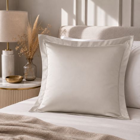 Taie d'Oreiller 65x65 cm Sable – Satin de Coton 120 Fils/cm² – Hôtellerie Haut de Gamme (1/5)