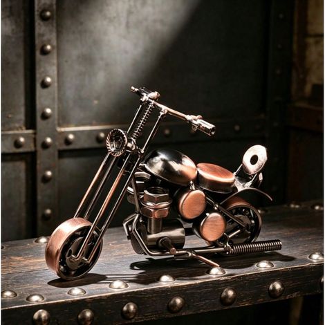 Ornement modèle moto métallique vintage, figurine moto en fer forgé à la main multi-styles, décoration de bureau rétro pour présentation dans bureau d'étude, bureau et maison (1/4)