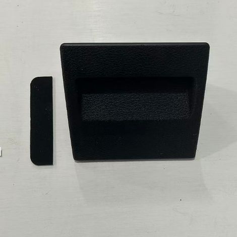 66135FJ010VH and 66135AL000VH are suitable for the fuse storage box of all Subaru models. (1/3)