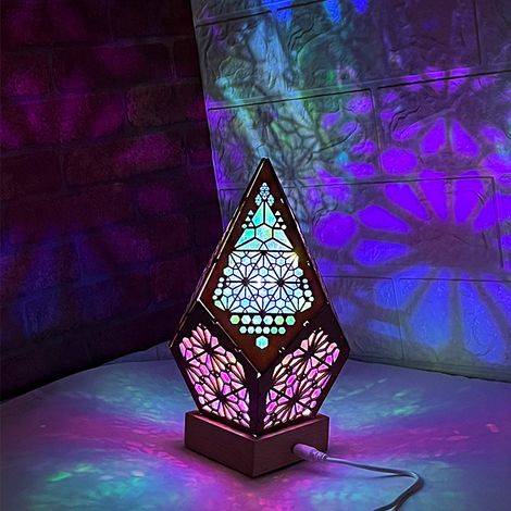 Filiyano – Lampe de table/de chevet à projection sur pied « Ciel étoilé » en mosaïque bohème (1/5)
