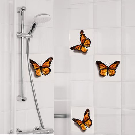 Sticker adhésif déco intérieure x4, papillons orange et noir, 15x15cm, homestaging. (1/2)