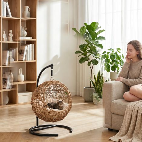 Panier pour chat tressé, maison surélevée en rotin avec coussin lavable et balle de jeu, cachette d'intérieur pour chats (1/5)