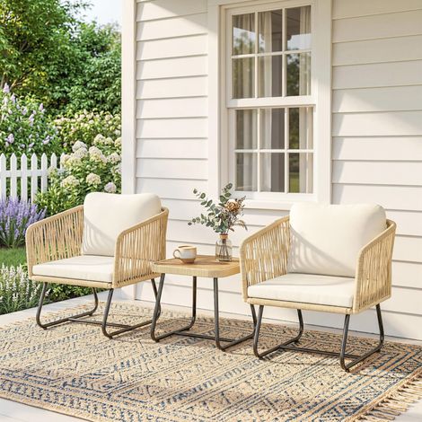 Ensemble bistro en rotin, ensemble de mobilier de jardin 3 pièces certifié FSC comprenant 2 fauteuils, une table en bois à lattes, des coussins épais lavables et une structure en acier. (1/5)