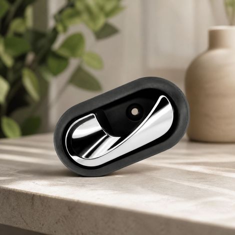 Linker Innentürgriff aus ABS und schwarzem Chrommetall für Renault Logan Duster 2012-2016 (1/5)