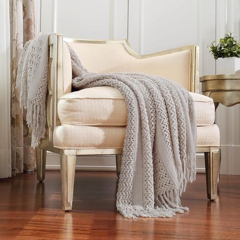 Couvre-lit pour canapé, chaise, doux et chaud, 127 x 170 cm, confortable et léger, avec pompons, pour les voyages et les cadeaux de Noël à la maison (1/5)