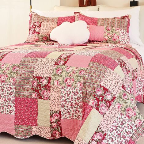 Parure de lit matelassée d'été à motif floral romantique pour très grand lit, housse de couette réversible cousue pour toutes les saisons, couvre-lit doux et léger avec taies d'oreiller rose (1/5)