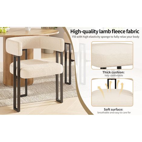 Matériau en peau de mouton de haute qualité (4 pièces). Chaise pour les repas, chaise pour se maquiller… Chaise ergonomique. Chaise élégante et luxueuse. Dossier incurvé, couleur beige/brun. (1/5)