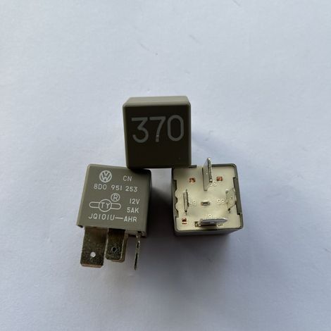 Audi A6 A8L Passat Lingyu elektronischer Lüfter, Lüfternummer 370, Relais 8D0951253