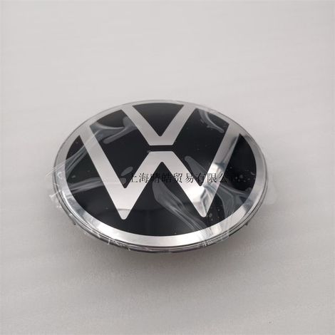 5NA853601M is compatible with the front grille logo, adaptive cruise control, and high-spec ceramic mirror VW logo of the Volkswagen Tiguan. (1/4)