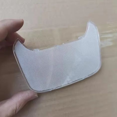 MR250712 is suitable for rear interior light covers of Mitsubishi Pajero V73. (1/5)
