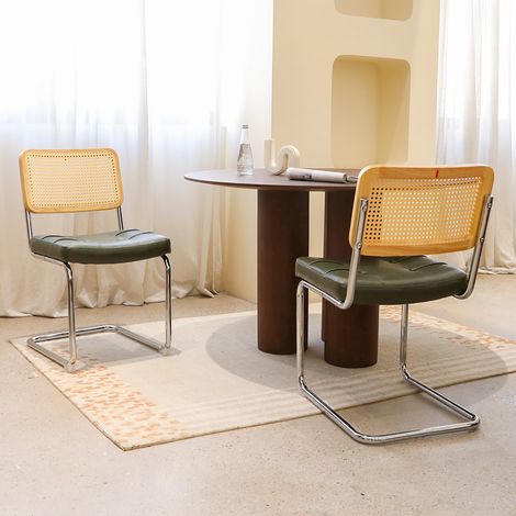 Lot de 2 chaises à manger Breuer milieu du siècle,en simili cuir avec pieds chromés,rembourrées pour salon et salle à manger.(CHI) (1/5)