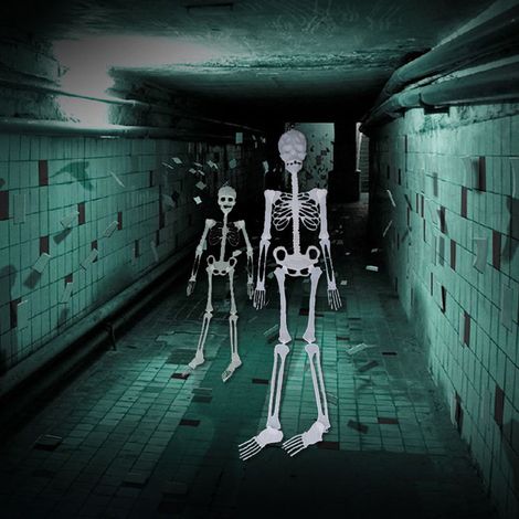 Squelette lumineux d'Halloween de 90 cm à suspendre, articulations flexibles, accessoire de décoration effrayant et insolite pour l'extérieur (1/5)