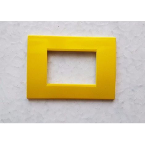 TrAdE Shop Traesio - Placca Placche Placchete Compatibili Living Light In Abs 3 4 7 Posti Colorate - Giallo -3 fori     -
