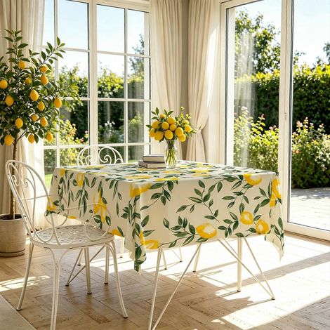 Nappe imprimée florale jaune citron doux, nappe à thème, nappe résistante et infroissable pour les fêtes, les repas de famille et l'été au quotidien. (1/4)