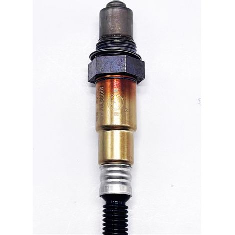 Oxygen sensor A0055429818 is suitable for Mercedes-Benz A150, B250, C230, Viano, and S4. (1/4)
