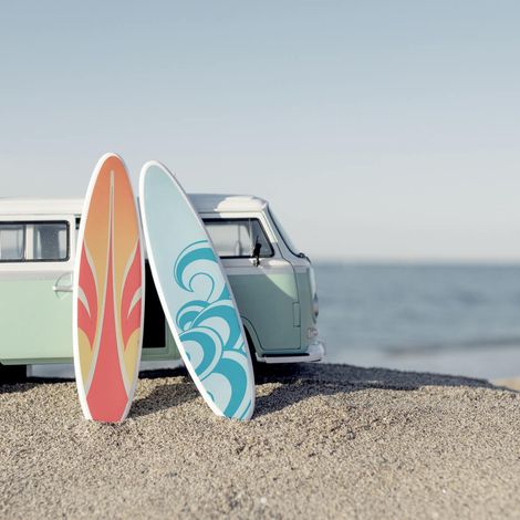 Tableau sur toile Planches de surf sur van 30x30 cm - Impression sur Toile Murale Décorative - Image imprimée en HD sur Toile - Toile sur Châssis en Bois FSC - Fabriqué en France (1/5)