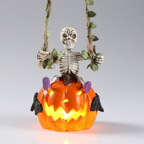 Décoration Halloween Résin Sculpture Squelette sur Balancelle avec Citrouille Lumineuse Orange (1/2)
