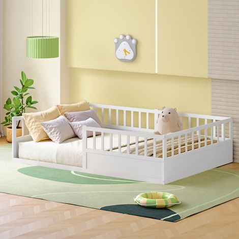 Cama infantil Montessori de pino macizo blanca 140x200 cm con 3 barandillas de seguridad y somier de láminas