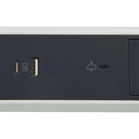 Regleta de diseño blanca Legrand con 3 enchufes y USB (1/3)