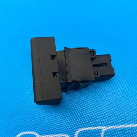 25290-6CA0A is suitable for Nissan 19-25 Altima Sentra warning light switch and hazard light switch. (1/4)