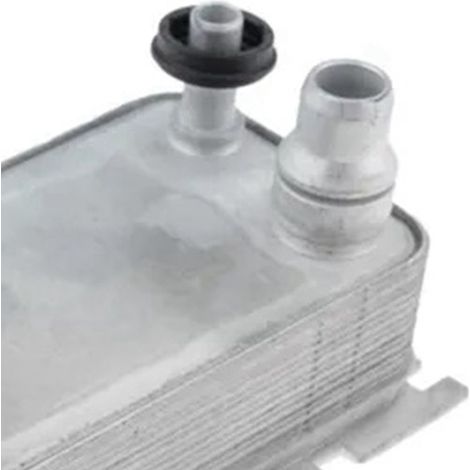A0995001300 is suitable for the Mercedes-Benz W205 W213 C350E oil cooler. (1/5)